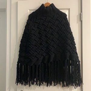 BURBERRY CHUNKY KNIT WOOL FRINGE TURTLENECK PONCHO